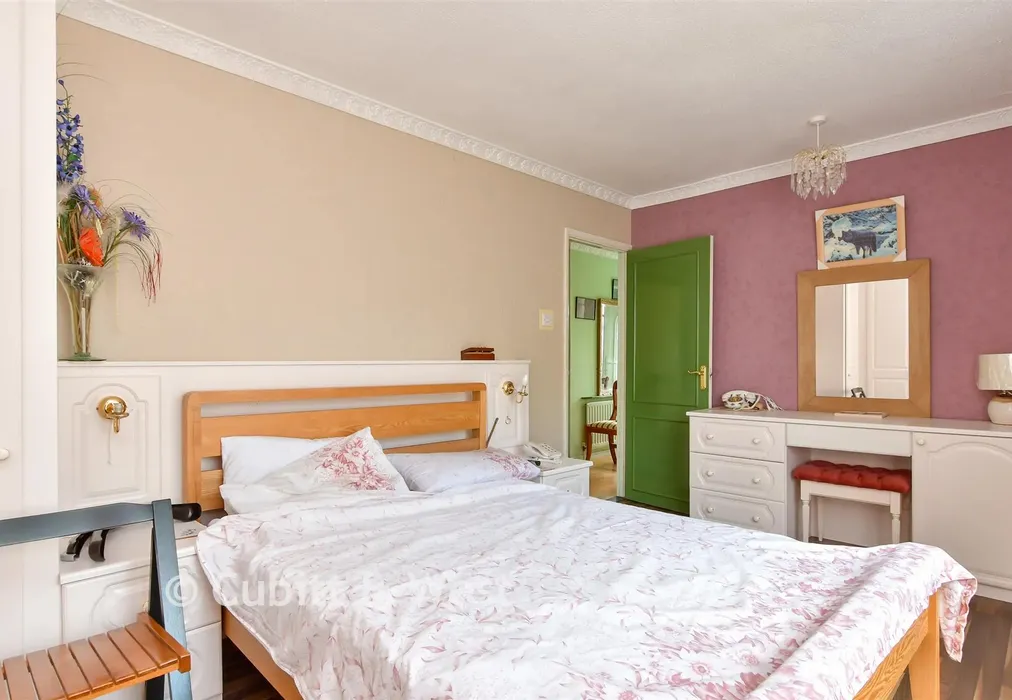 Bedroom 1 - Ramillies Gardens, Bognor Regis, West Sussex - Wards of Kent