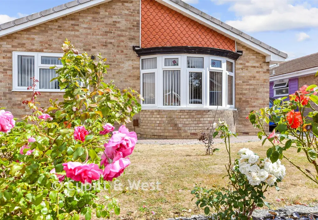 External Lifestyle Photograph - Ramillies Gardens, Bognor Regis, West Sussex - Wards of Kent
