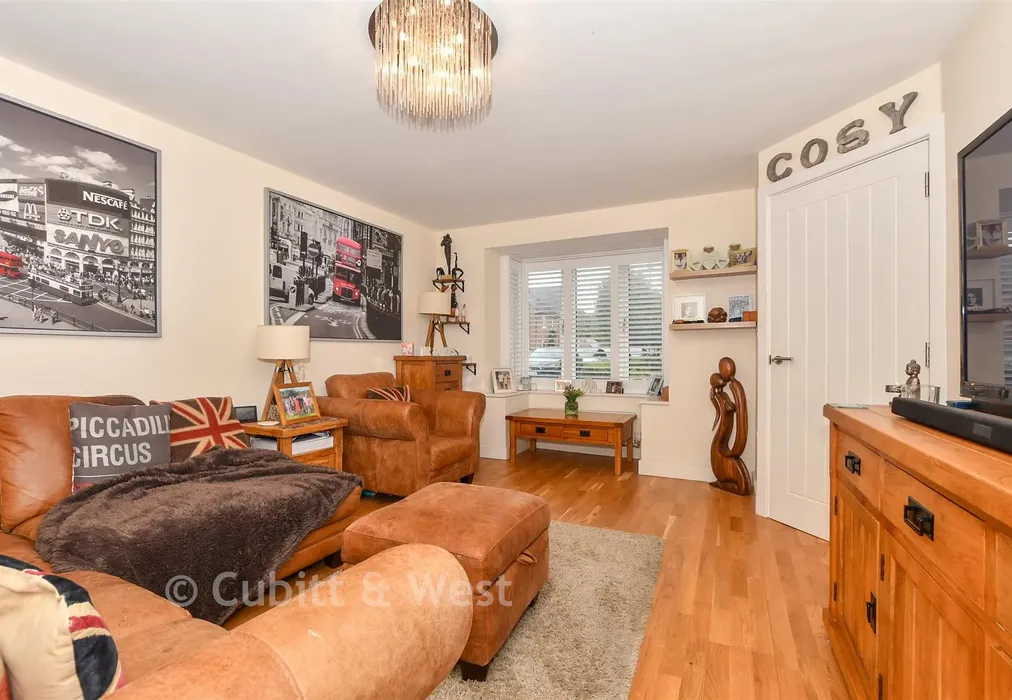Lounge - Field Place, Havant, Hampshire - Wards of Kent