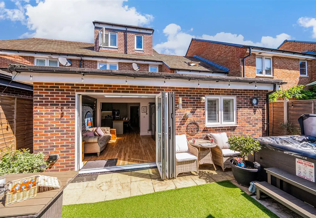 Rear Extension N - Field Place, Havant, Hampshire - Wards of Kent