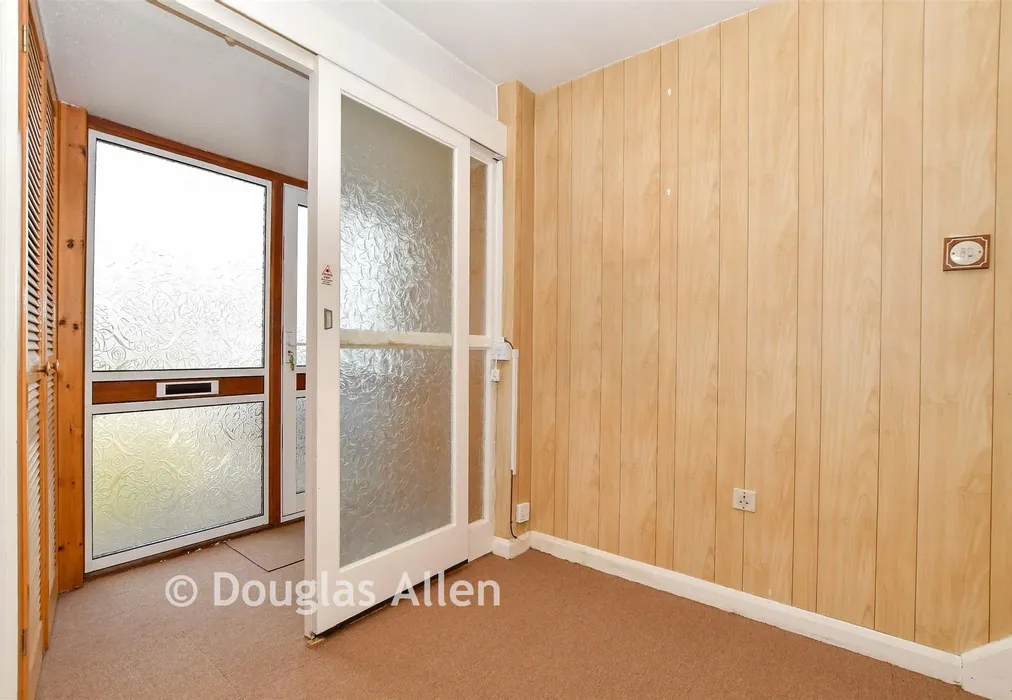 Hallway - Burne Avenue, Wickford, Essex - Wards of Kent