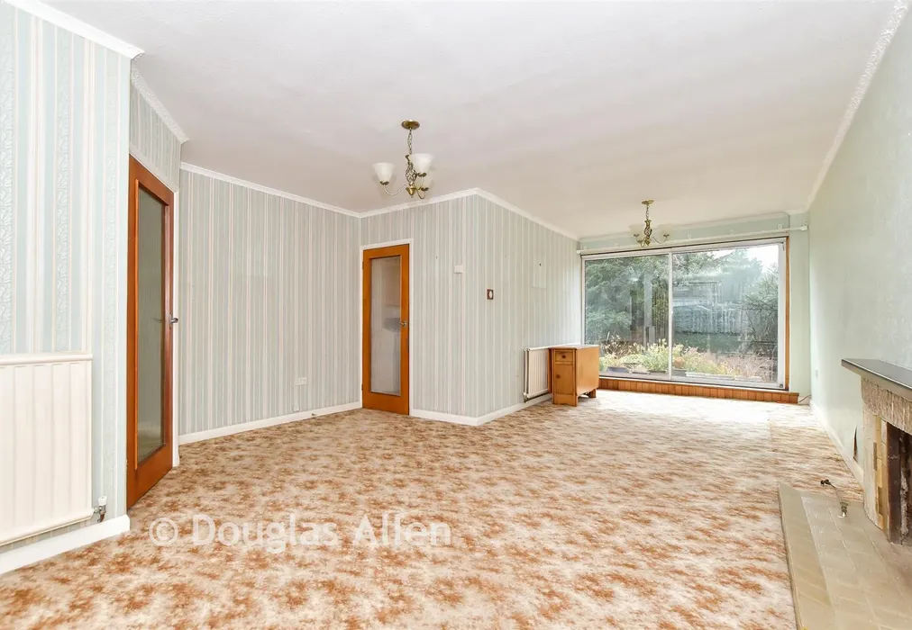 Lounge - Burne Avenue, Wickford, Essex - Wards of Kent