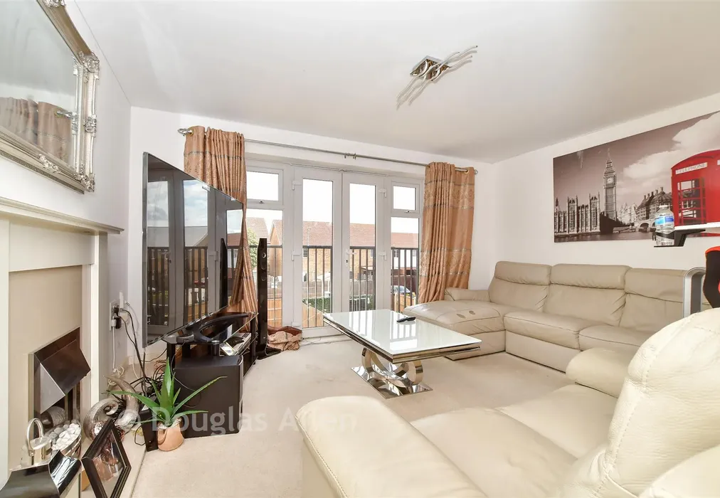 Lounge - Markhams Close, Basildon, Essex - Wards of Kent