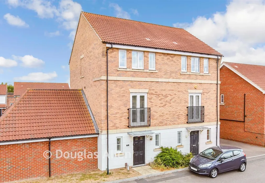 Front Web - Markhams Close, Basildon, Essex - Wards of Kent