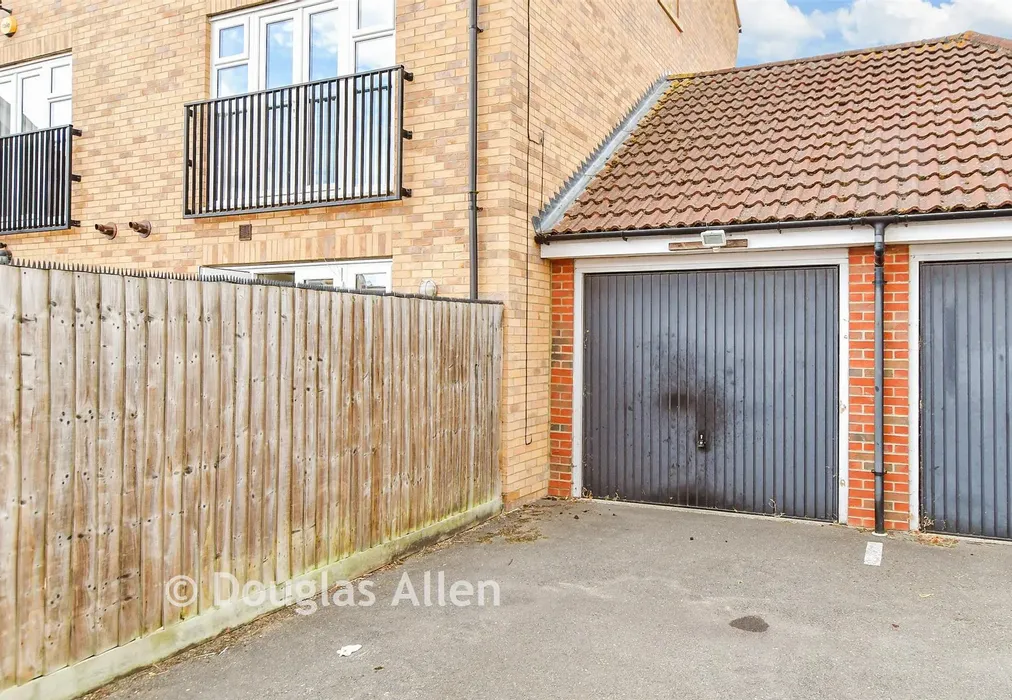 Garage - Markhams Close, Basildon, Essex - Wards of Kent