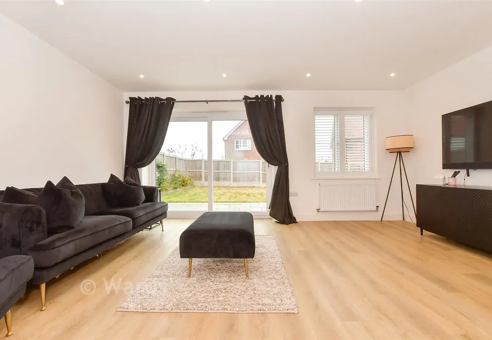 Lounge - Summer Meadow, Deal, Kent - Wards of Kent