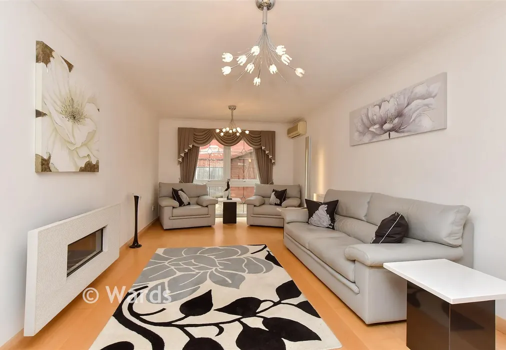Lounge - Cloisterham Road, Rochester, Kent - Wards of Kent