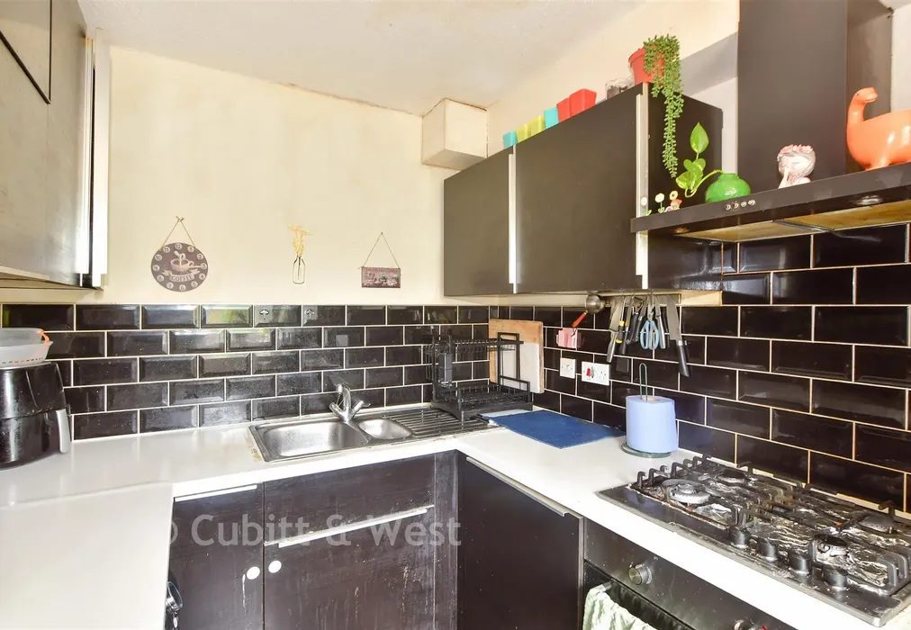 Kitchen - St. Leonard's Park, East Grinstead, West Sussex - Wards of Kent