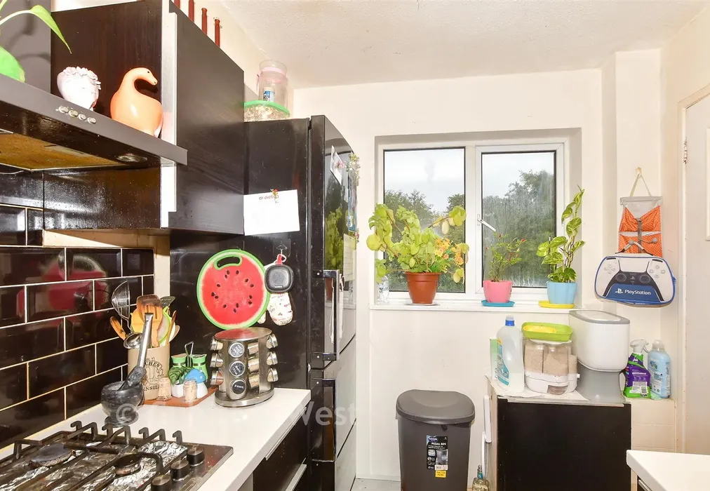Kitchen - St. Leonard's Park, East Grinstead, West Sussex - Wards of Kent