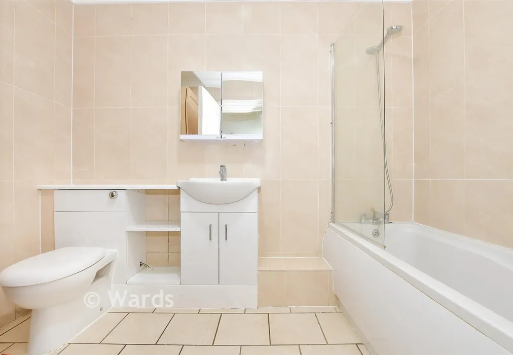 Bathroom - St. Eanswythe's Court, Tonbridge, Kent - Wards of Kent