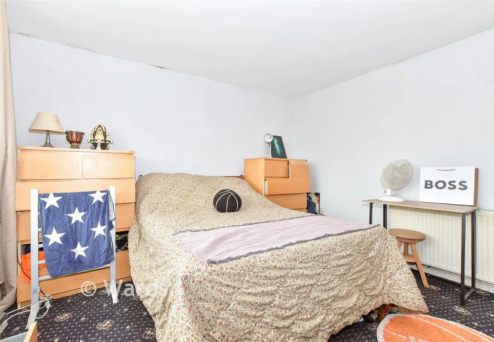 Bedroom 2 - Downs Road, East Studdal, Kent - Wards of Kent
