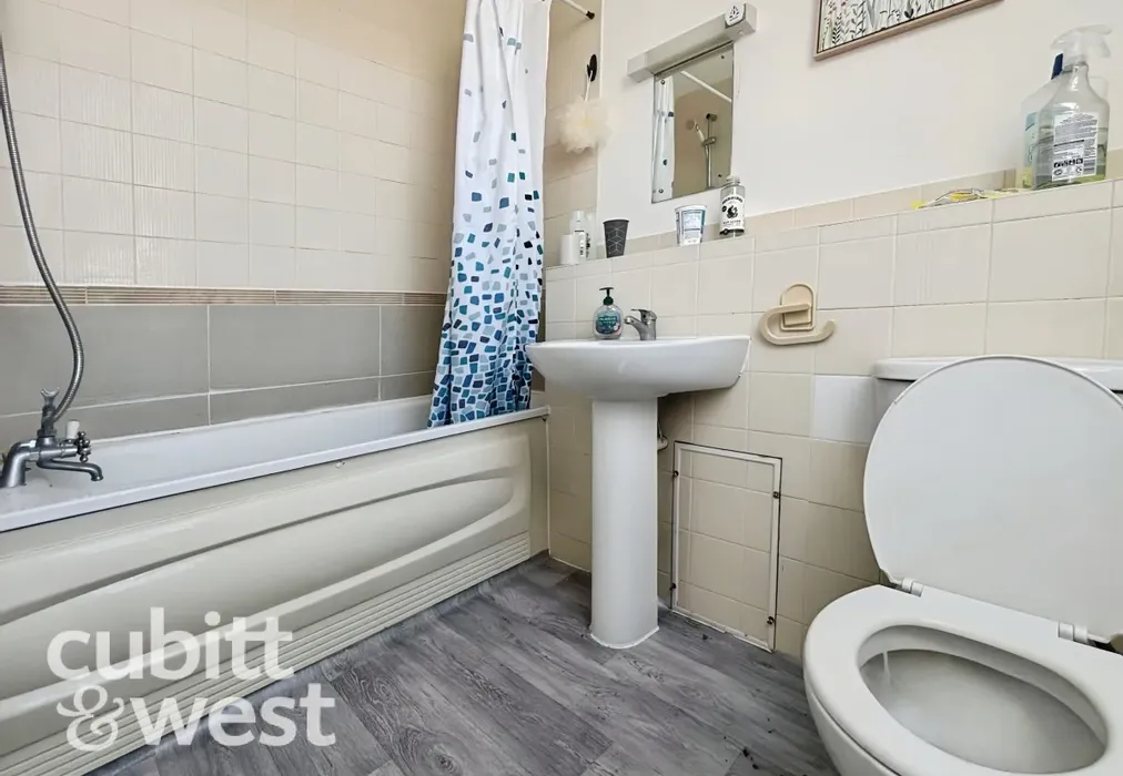  - DEPOSIT ALTERNATIVE AVAILABLE Greetham Street Southsea PO5 - Wards of Kent