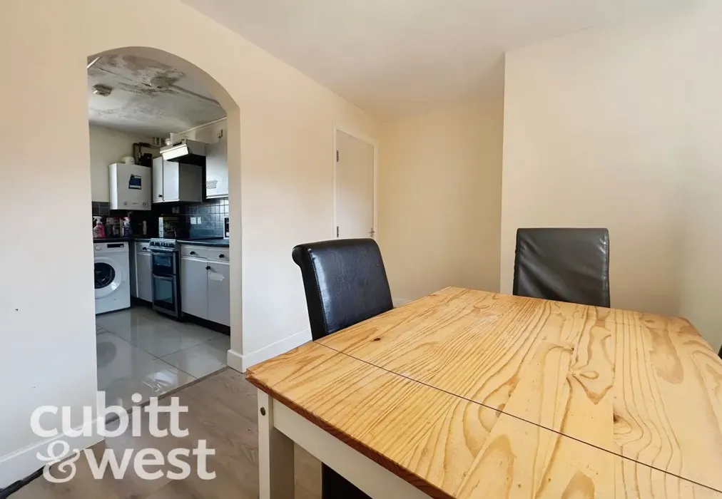  - DEPOSIT ALTERNATIVE AVAILABLE Greetham Street Southsea PO5 - Wards of Kent