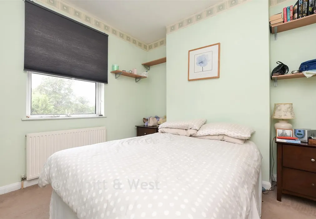 Bedroom - Shirley Oaks Road, Shirley Oaks Village, Surrey - Wards of Kent