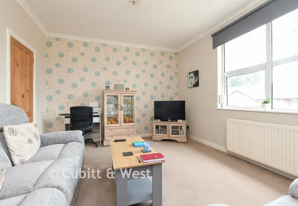 Lounge - Shirley Oaks Road, Shirley Oaks Village, Surrey - Wards of Kent