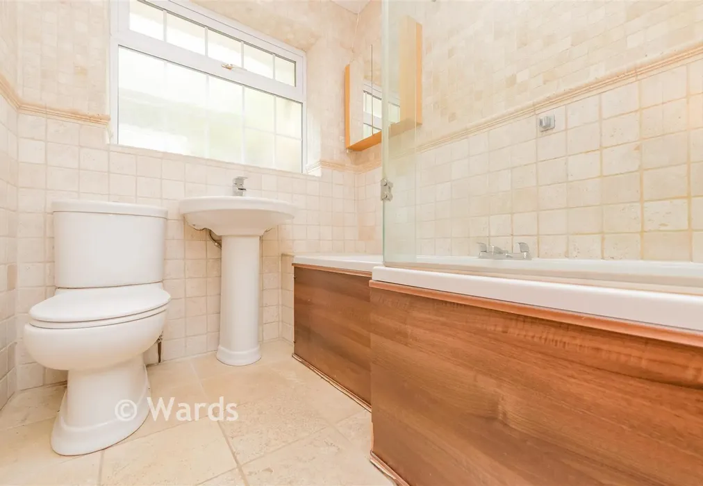 Bathroom - Boxley Road, Walderslade, Chatham, Kent - Wards of Kent