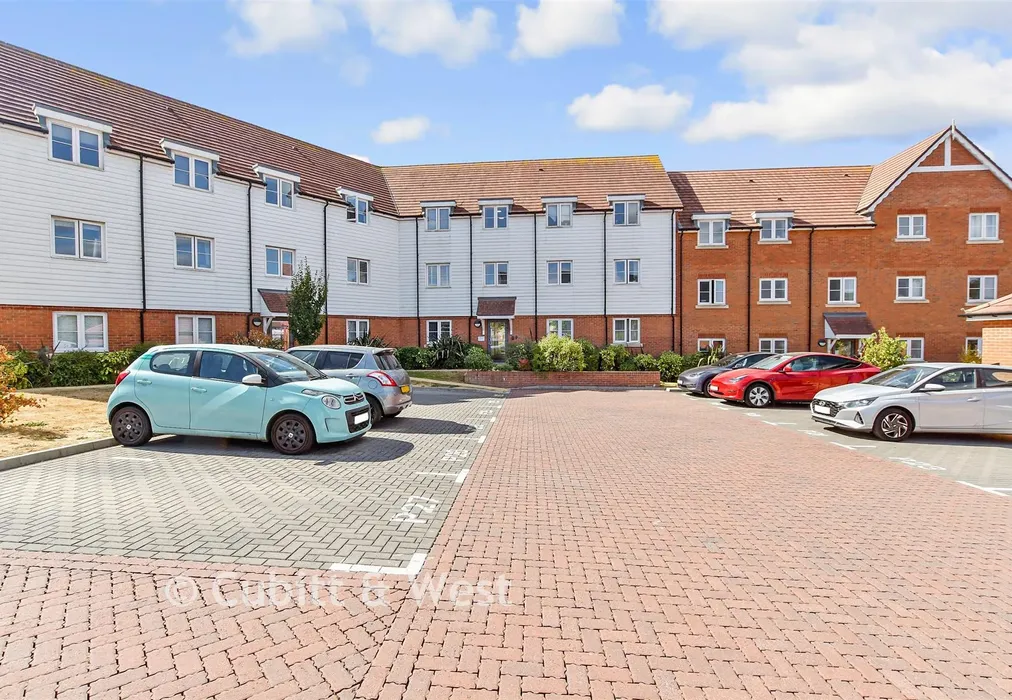 Driveway/Parking - Steeplechase Way, Fontwell, Arundel, West Sussex - Wards of Kent