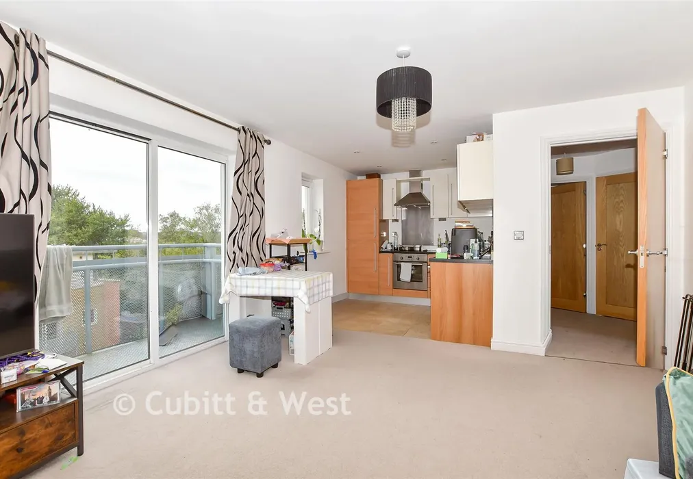Lounge/Diner - Trafalgar Gardens, Three Bridges, Crawley, West Sussex - Wards of Kent