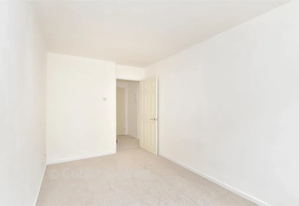 Bedroom 2 - Highams Hill, Gossops Green, Crawley, West Sussex - Wards of Kent
