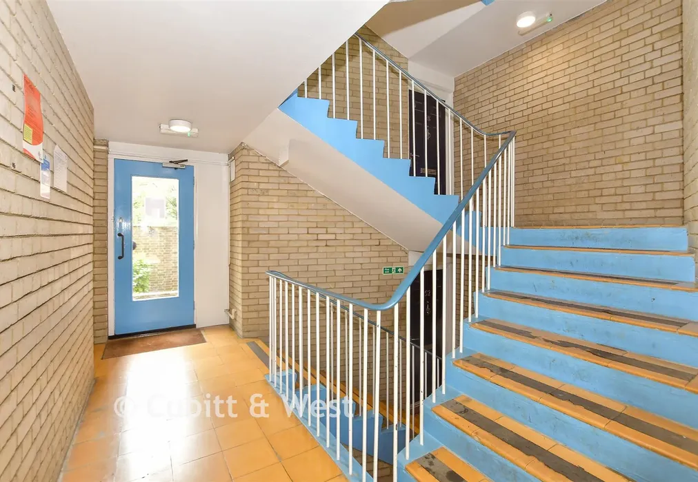 Internal Feature - Highams Hill, Gossops Green, Crawley, West Sussex - Wards of Kent