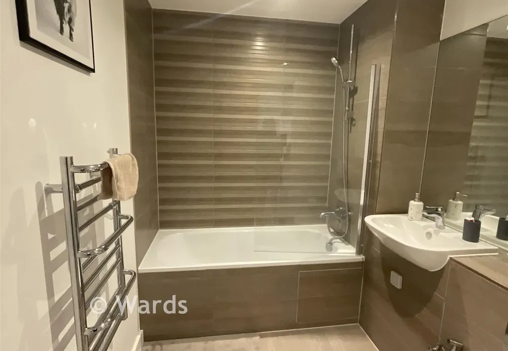 Bathroom - Leacon Road, Ashford, Kent - Wards of Kent