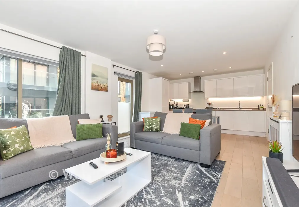 Lounge/Dining /Kitchen - Leacon Road, Ashford, Kent - Wards of Kent