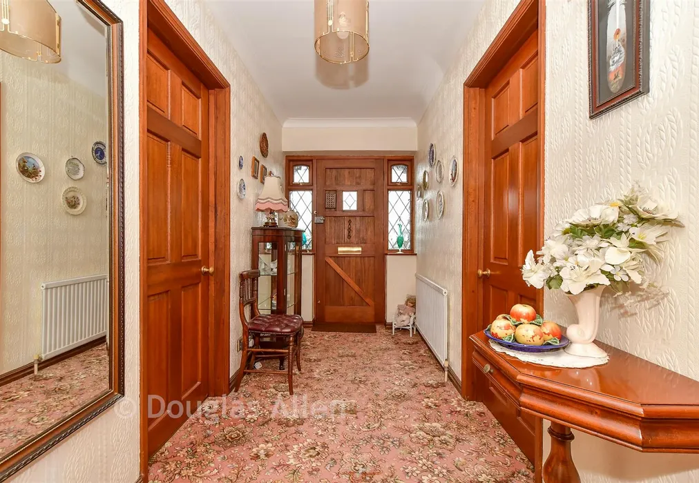 Hallway - Old Hill Avenue, Langdon Hills, Basildon, Essex - Wards of Kent