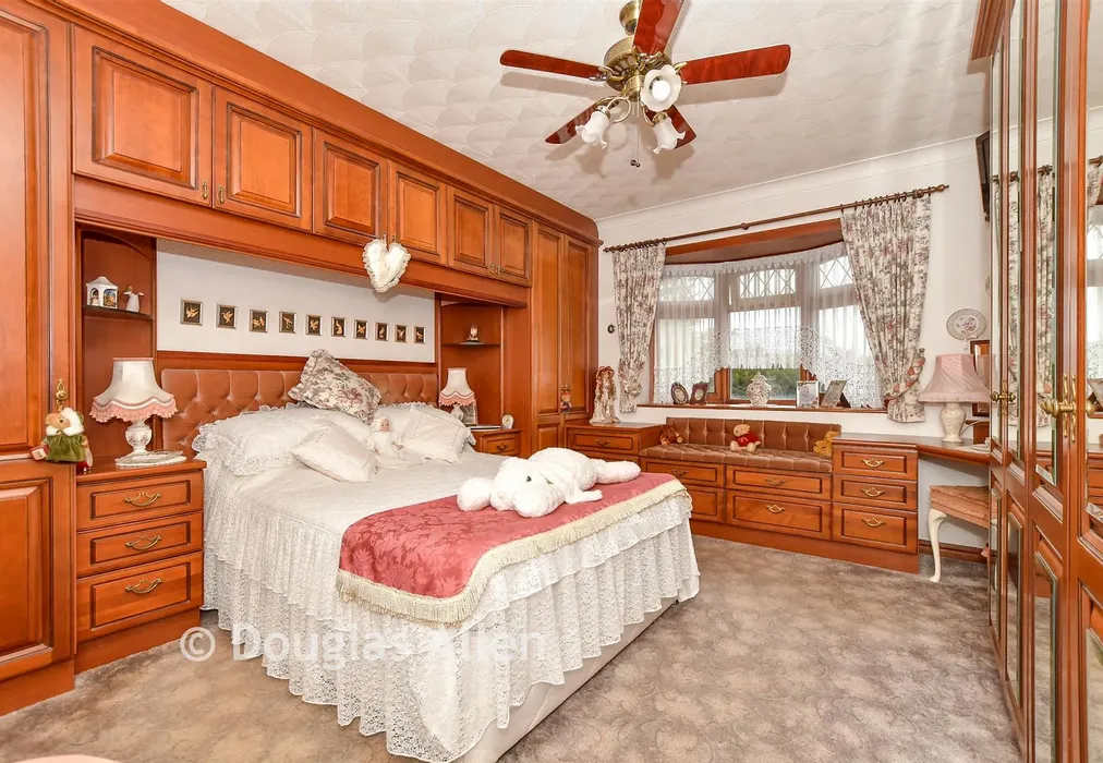 Bedroom 1 - Old Hill Avenue, Langdon Hills, Basildon, Essex - Wards of Kent