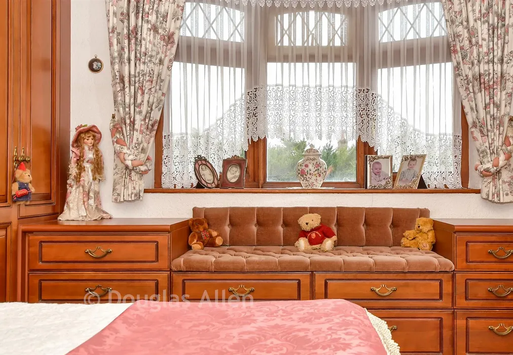 Internal Lifestyle Photograph - Old Hill Avenue, Langdon Hills, Basildon, Essex - Wards of Kent