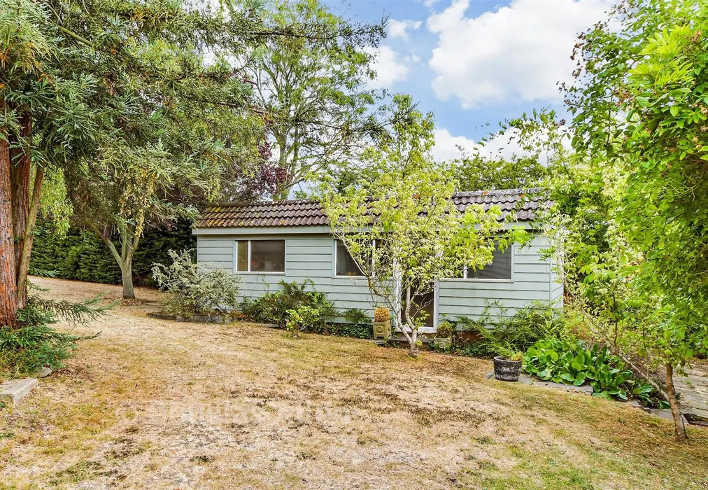 Workshop/Outbuildings - Old Hill Avenue, Langdon Hills, Basildon, Essex - Wards of Kent
