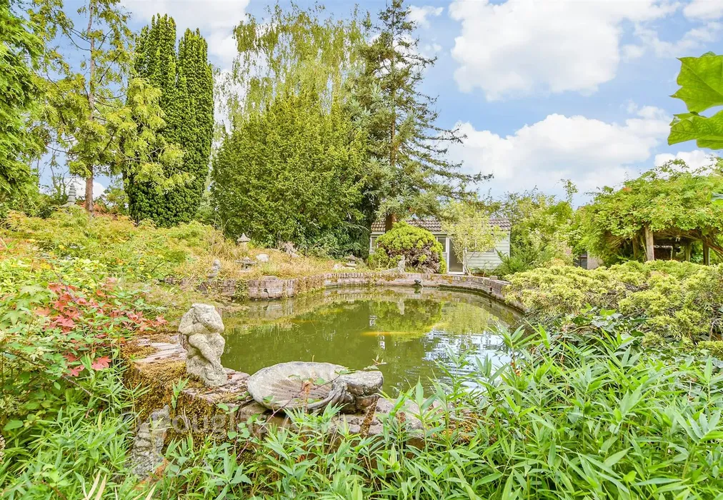 External Lifestyle Photograph - Old Hill Avenue, Langdon Hills, Basildon, Essex - Wards of Kent