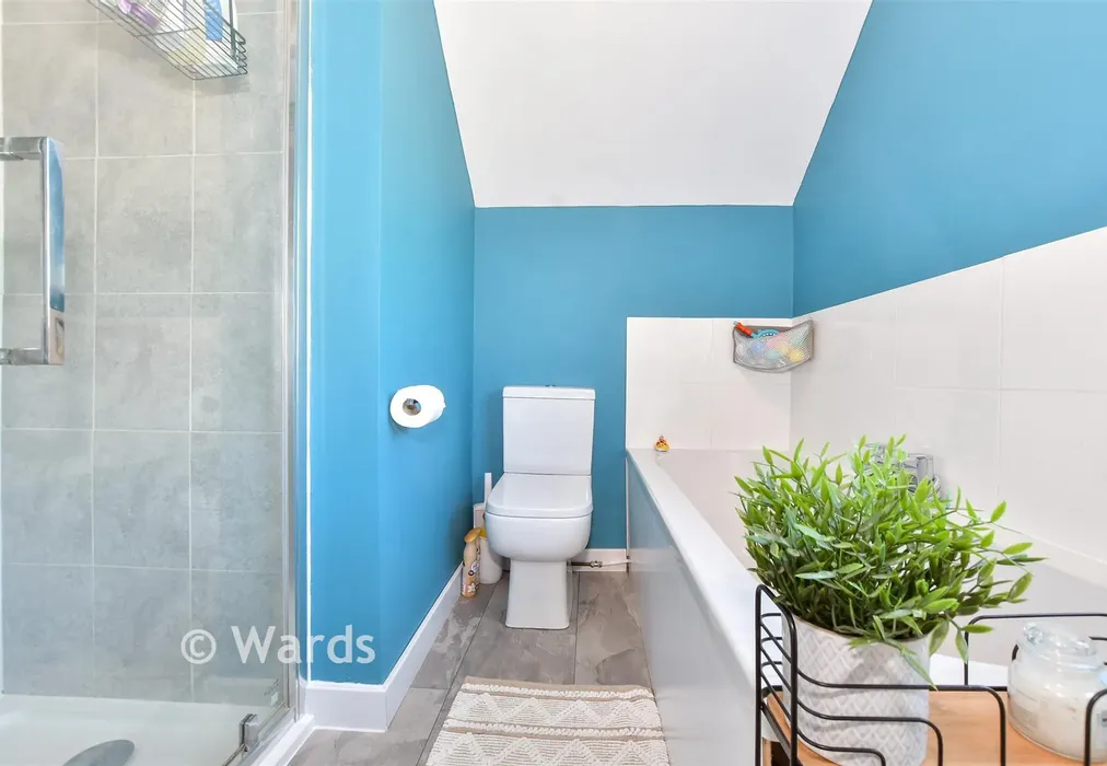 Bathroom - Church Road, Folkestone, Kent - Wards of Kent