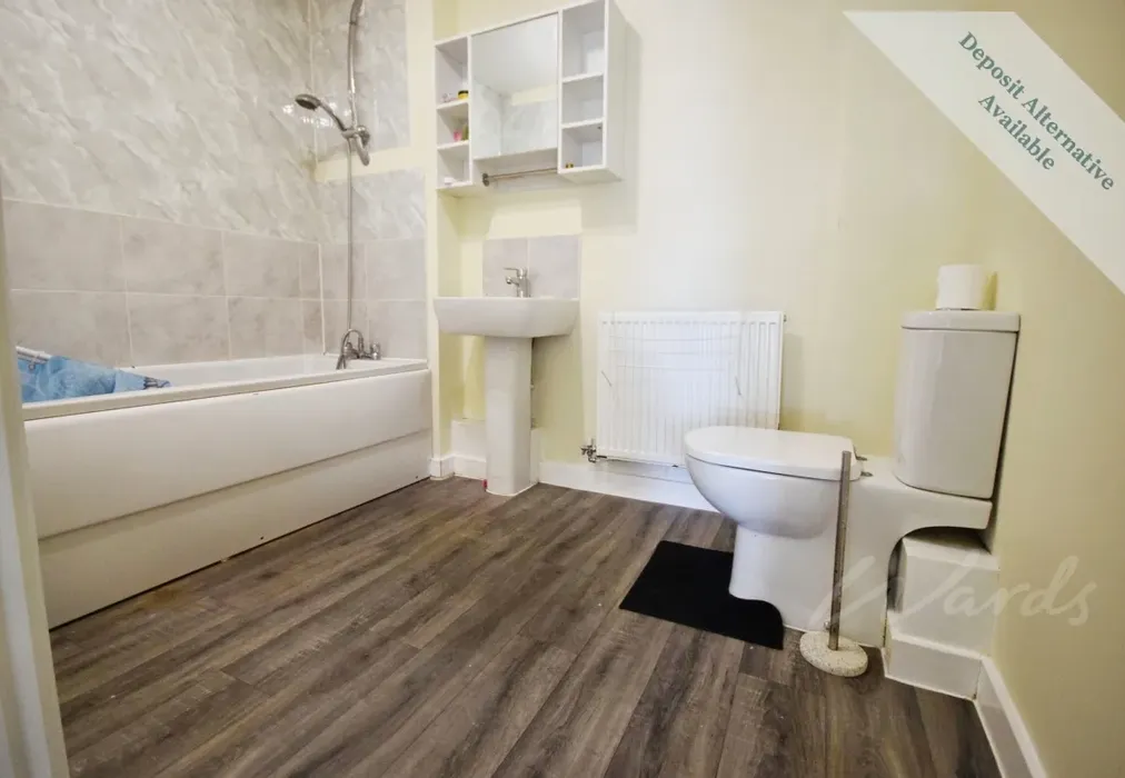 starboard bathroom - Starboard Crescent Chatham ME4 - Wards of Kent