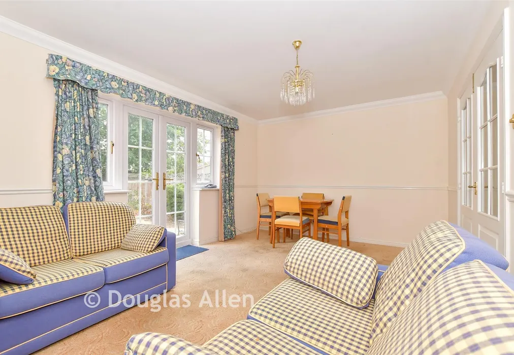 Lounge/Diner - Laurel Lane, Hornchurch, Essex - Wards of Kent