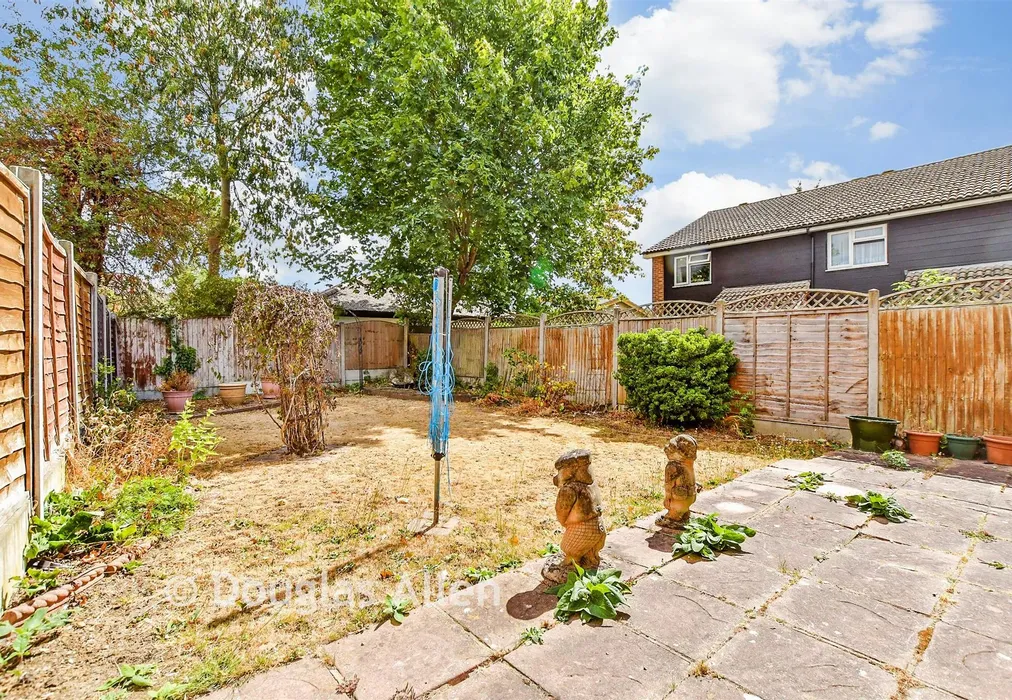 Rear Garden - Laurel Lane, Hornchurch, Essex - Wards of Kent