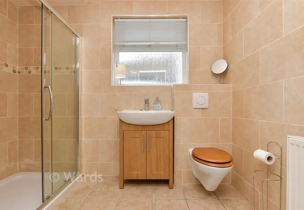 Shower Room - Northdown Park Road, Margate, Kent - Wards of Kent