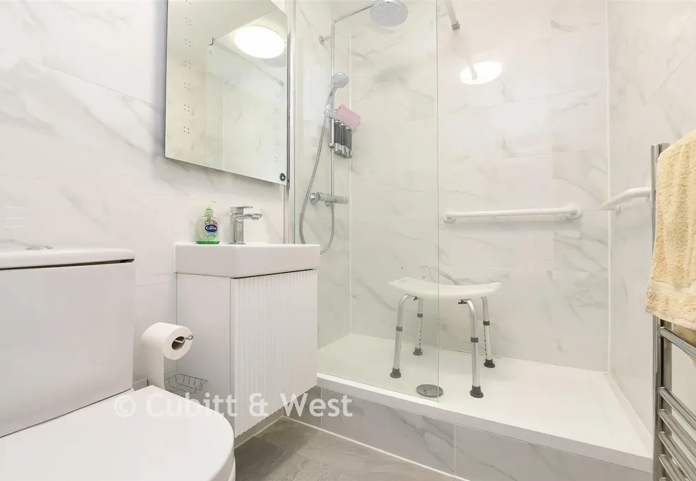 Shower Room - Brighton Road, Sutton, Surrey - Wards of Kent