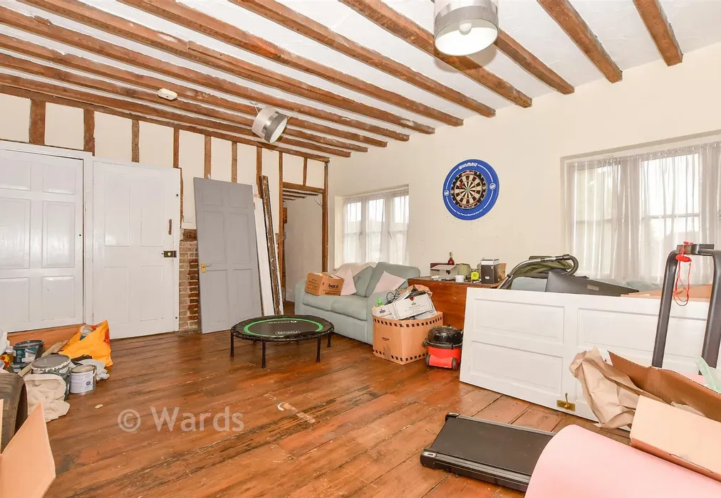 Bedroom 1 - Tonbridge Road, Wateringbury, Kent - Wards of Kent