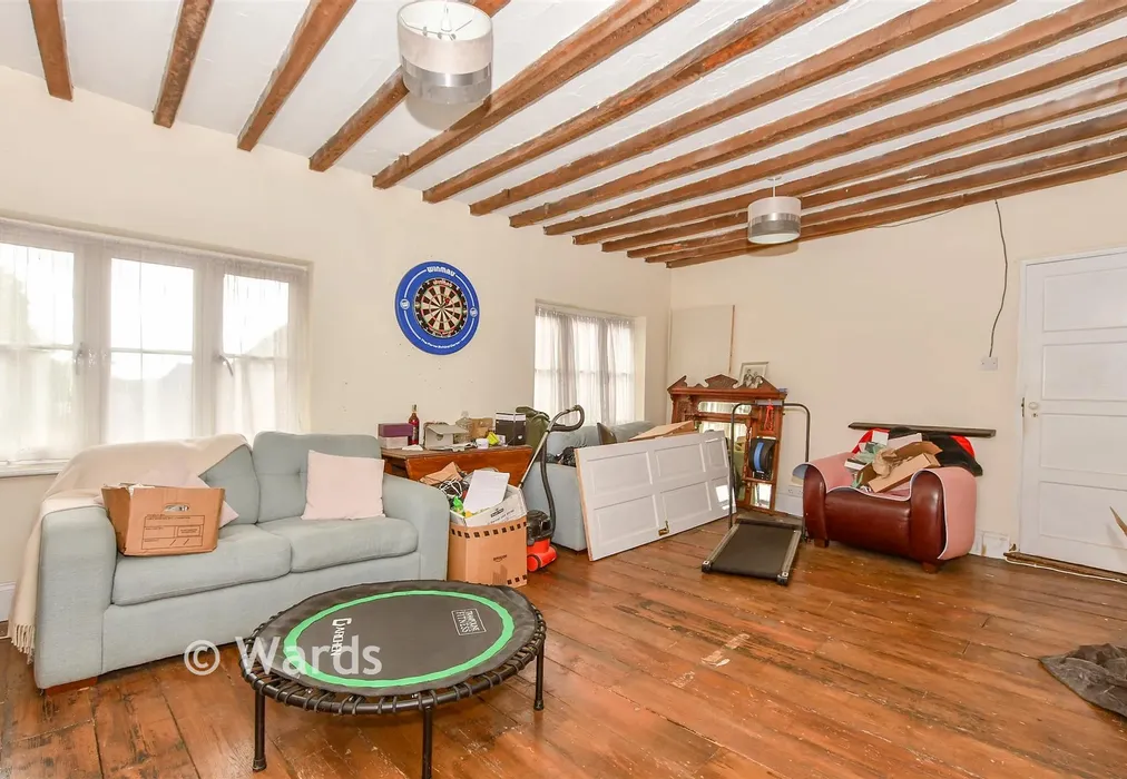 Bedroom 1 - Tonbridge Road, Wateringbury, Kent - Wards of Kent