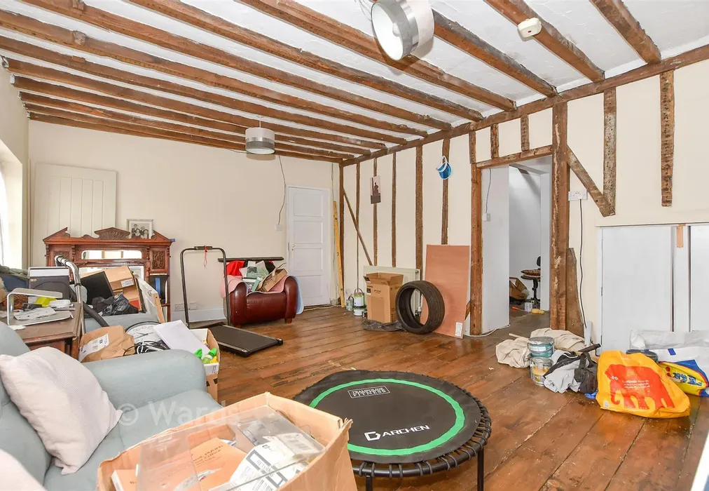 Bedroom 1 - Tonbridge Road, Wateringbury, Kent - Wards of Kent