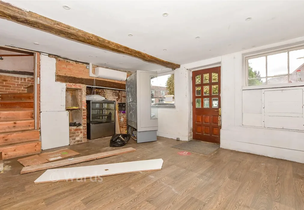 Lounge - Tonbridge Road, Wateringbury, Kent - Wards of Kent