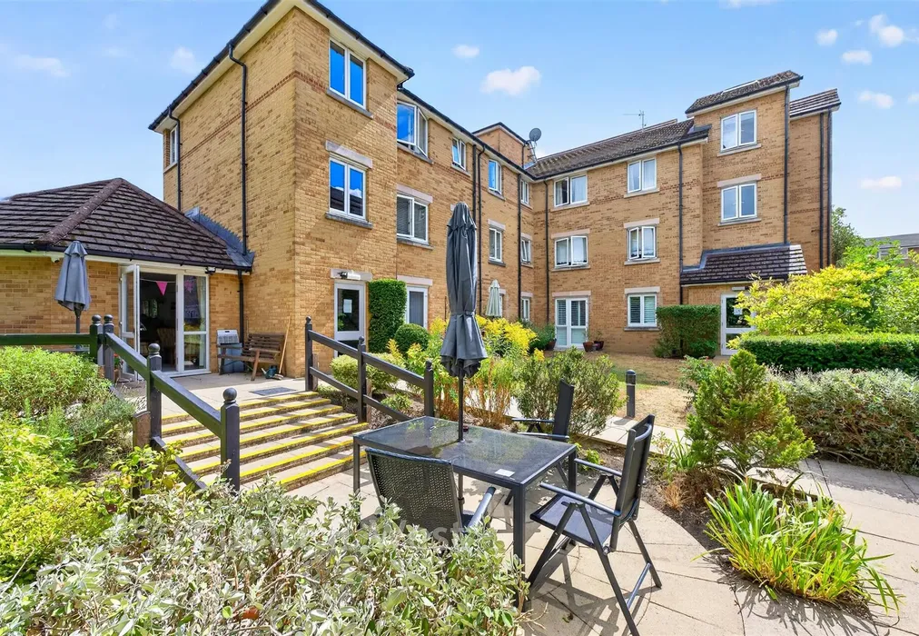 Communal Garden - Cavendish Road, Sutton, Surrey - Wards of Kent
