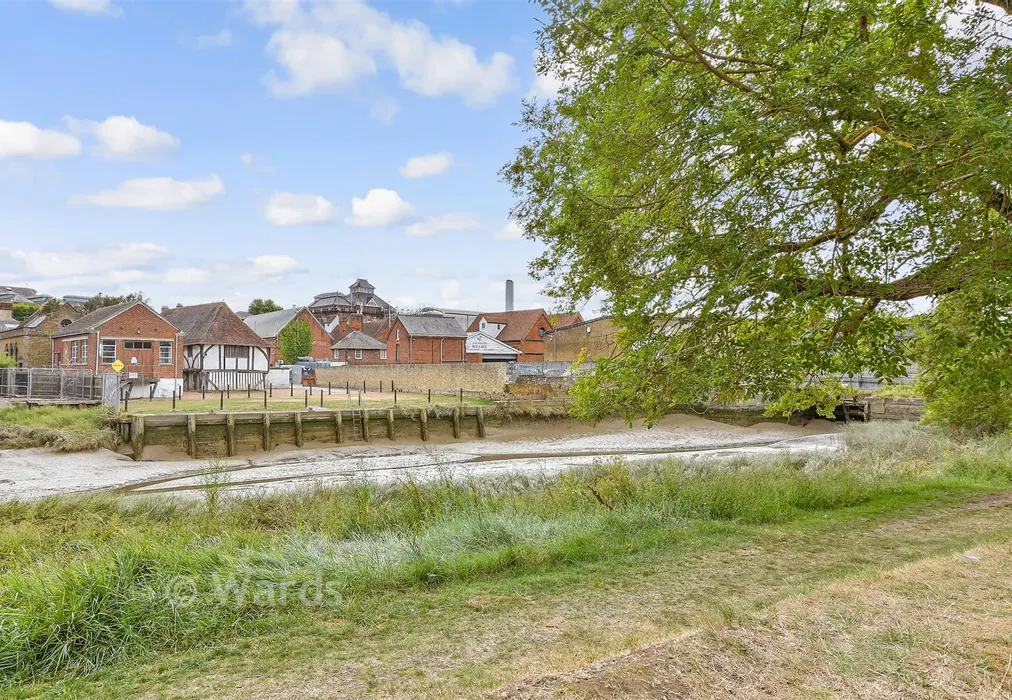 Views - Front Brents, Faversham, Kent - Wards of Kent