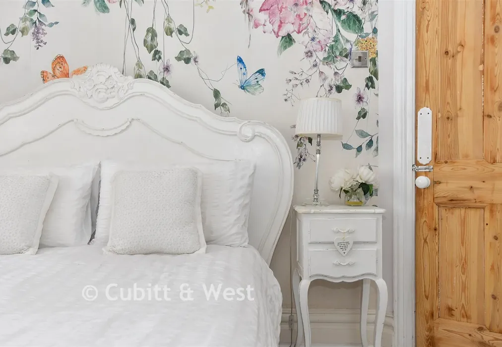 Internal Lifestyle Photograph - Thurbern Road, North End, Portsmouth, Hampshire - Wards of Kent