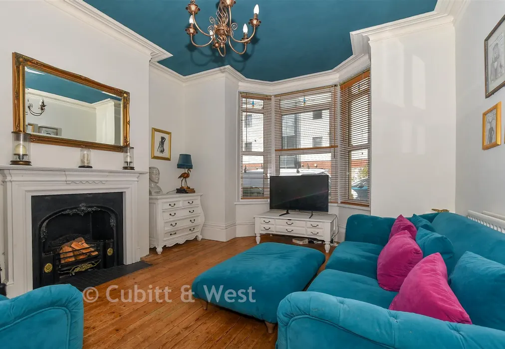 Lounge - Thurbern Road, North End, Portsmouth, Hampshire - Wards of Kent
