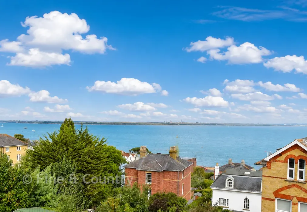 View To Front - Cliff Road, Cowes, Isle of Wight - Wards of Kent