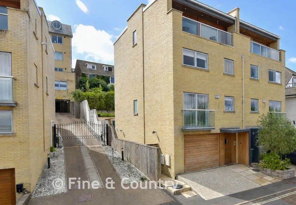 *Front Elevation* - Cliff Road, Cowes, Isle of Wight - Wards of Kent