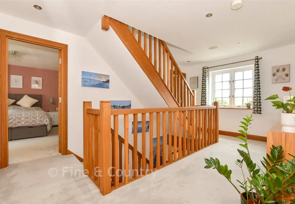 Internal Lifestyle Photograph - Main Road, Chillerton, Isle of Wight - Wards of Kent