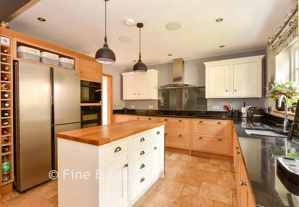 Kitchen - Main Road, Chillerton, Isle of Wight - Wards of Kent