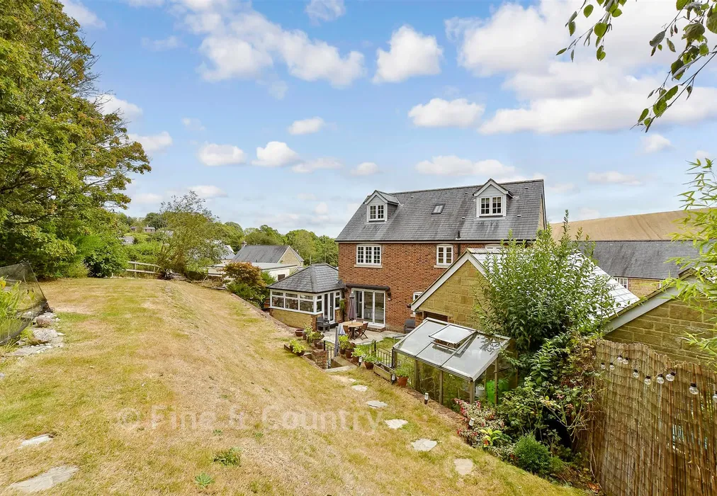 Rear Garden - Main Road, Chillerton, Isle of Wight - Wards of Kent